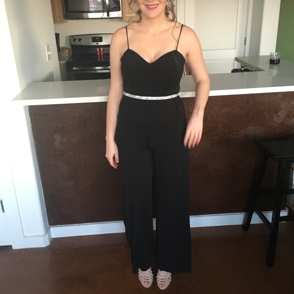 Stunning pant suit!